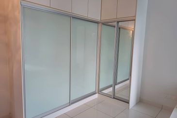 Royal Regent Sri Putramas III