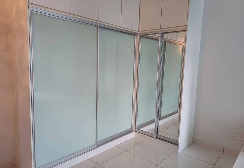 Royal Regent Sri Putramas III