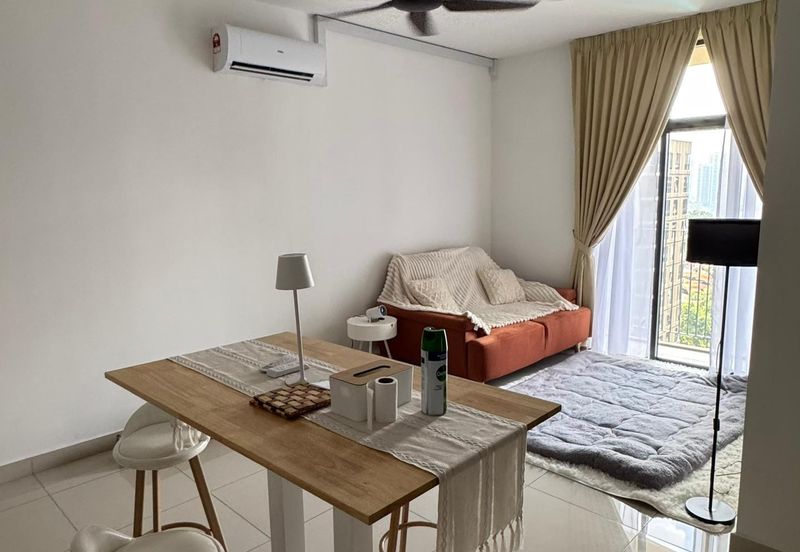 Henna Residence @ The Quartz