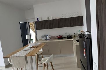 Henna Residence @ The Quartz