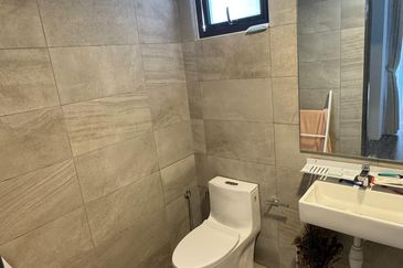 Henna Residence @ The Quartz