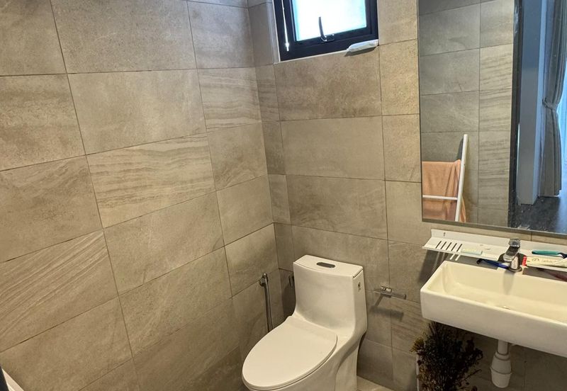 Henna Residence @ The Quartz