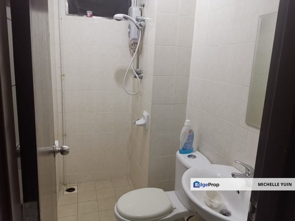 Casa Tiara serviced apartment SS16 freehold Glemarie walk to KTM LRT Subang Jaya 3rooms 2bath SS15 1carpark Kemajuan many units Industrial park actual, Selangor, Subang Jaya