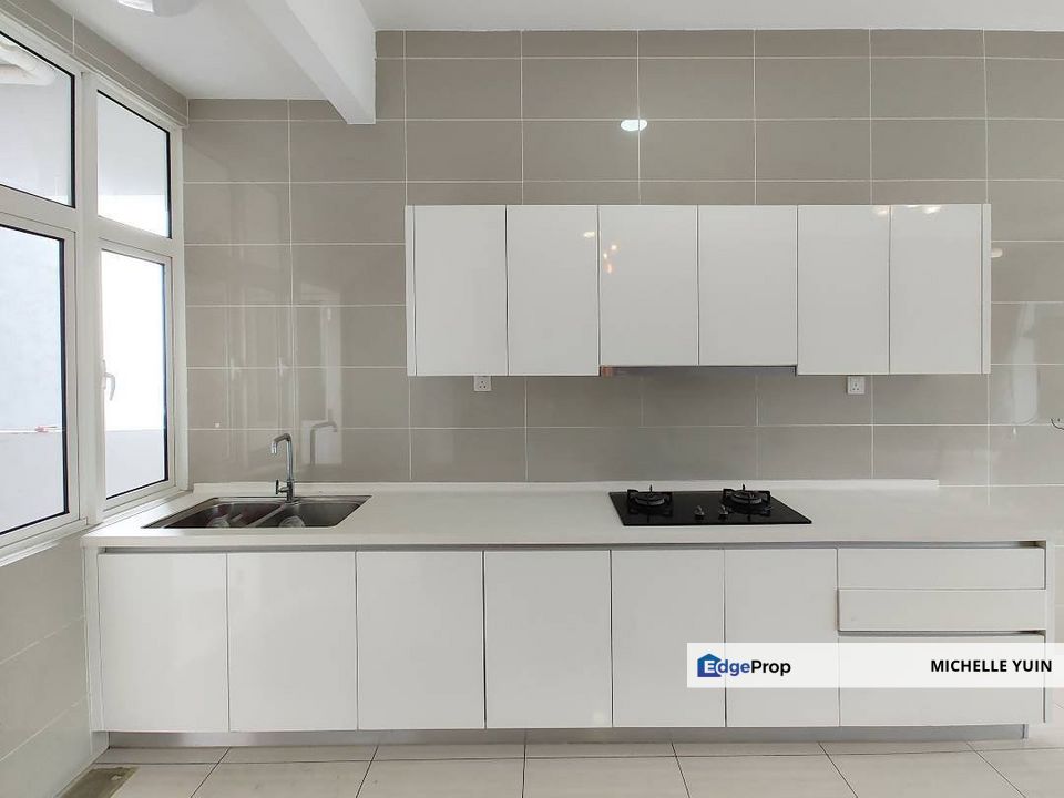 Foresta condo Bandar Sri Damansara partial furnished Persiaran Meranti corner lot Kepong 4R3B Kota 2cp Aman Puri facing pool and forest Desa spacious , Selangor, Bandar Sri Damansara