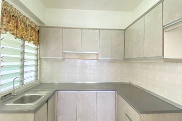 Medan Putra Condominium