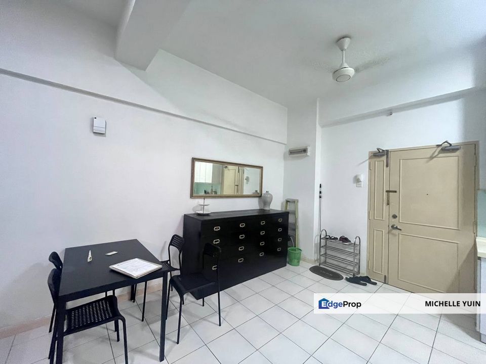 Seri Bukit Ceylon condo walk to MRT Bukit Bintang low density Monorail Raja Chulan with pool gym Changkat Street 1R1B 1carpark Pavillion ready now , Kuala Lumpur, Bukit Bintang