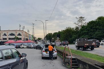Pusat Perdagangan Seri Kembangan