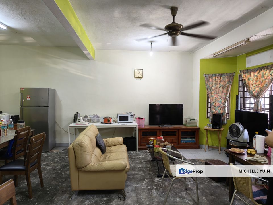 Double storey terrace USJ 2 Subang Jaya freehold 4R3B Facing south below market value, Selangor, USJ