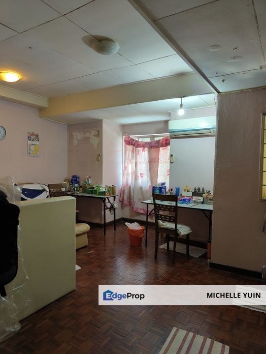 Double storey terrace USJ 2 Subang Jaya freehold 4R3B Facing south below market value, Selangor, USJ