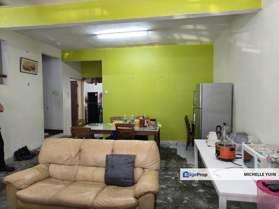 Double storey terrace USJ 2 Subang Jaya freehold 4R3B Facing south below market value, Selangor, USJ