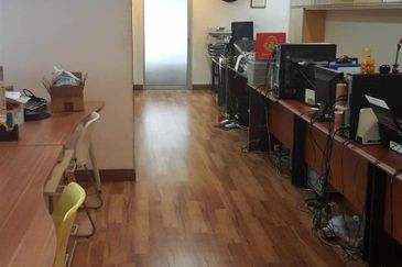 Jalan Pahang Setapak 4storeys shop office freehold corner lot staircase only renovated floor 3phase electric frontage road facing main road high expos