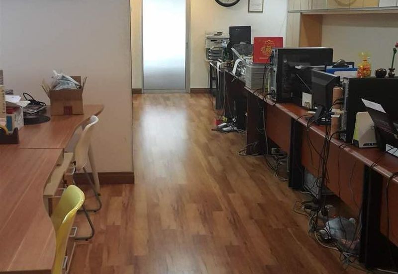 Jalan Pahang Setapak 4storeys shop office freehold corner lot staircase only renovated floor 3phase electric frontage road facing main road high expos