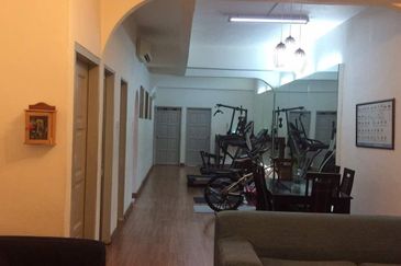 Jalan Pahang Setapak upper 3 floors together partial furnished with aircond end lot staircase only vacant now Titiwangsa Sentul Tun Razak