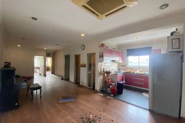 Jalan Pahang Setapak Ground floor end lot shop Titiwangsa has frontage Gombak extended back Sentul Timur facing busy main road Tun Razak Ismail