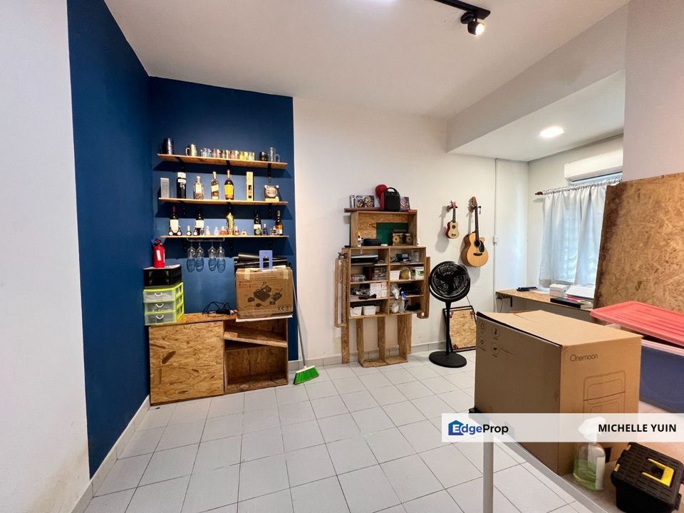 Double storey terrace landed house Taman Puchong Prima 4r3b Putra Height strata title Impiana Bayu non bumi Sri Aman, Selangor, Puchong