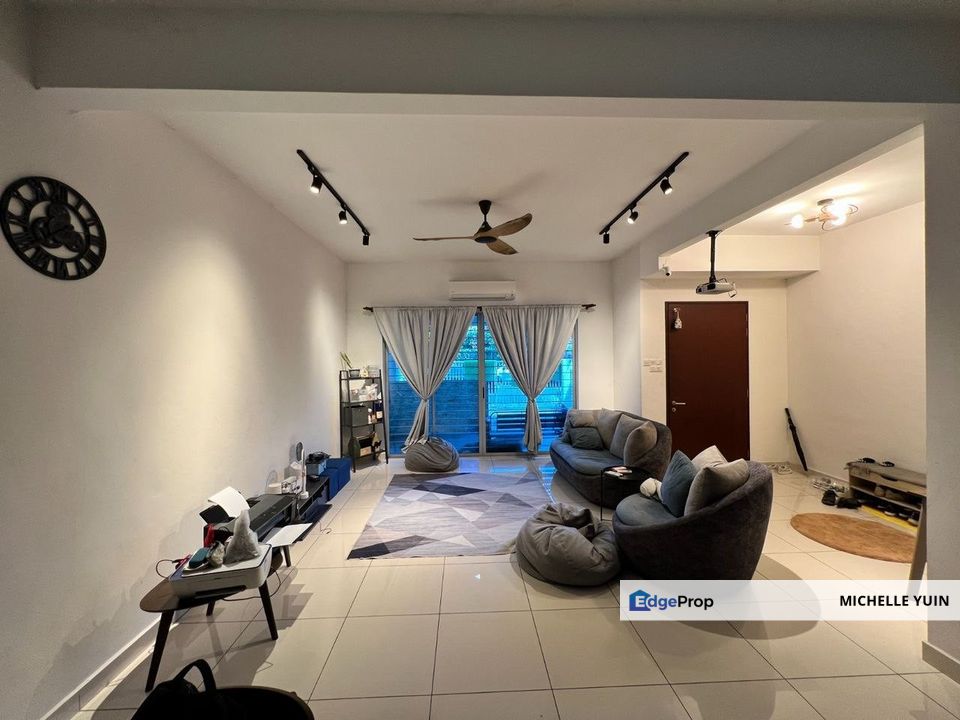 Double storey terrace landed house Taman Puchong Prima 4r3b Putra Height strata title Impiana Bayu non bumi Sri Aman, Selangor, Puchong