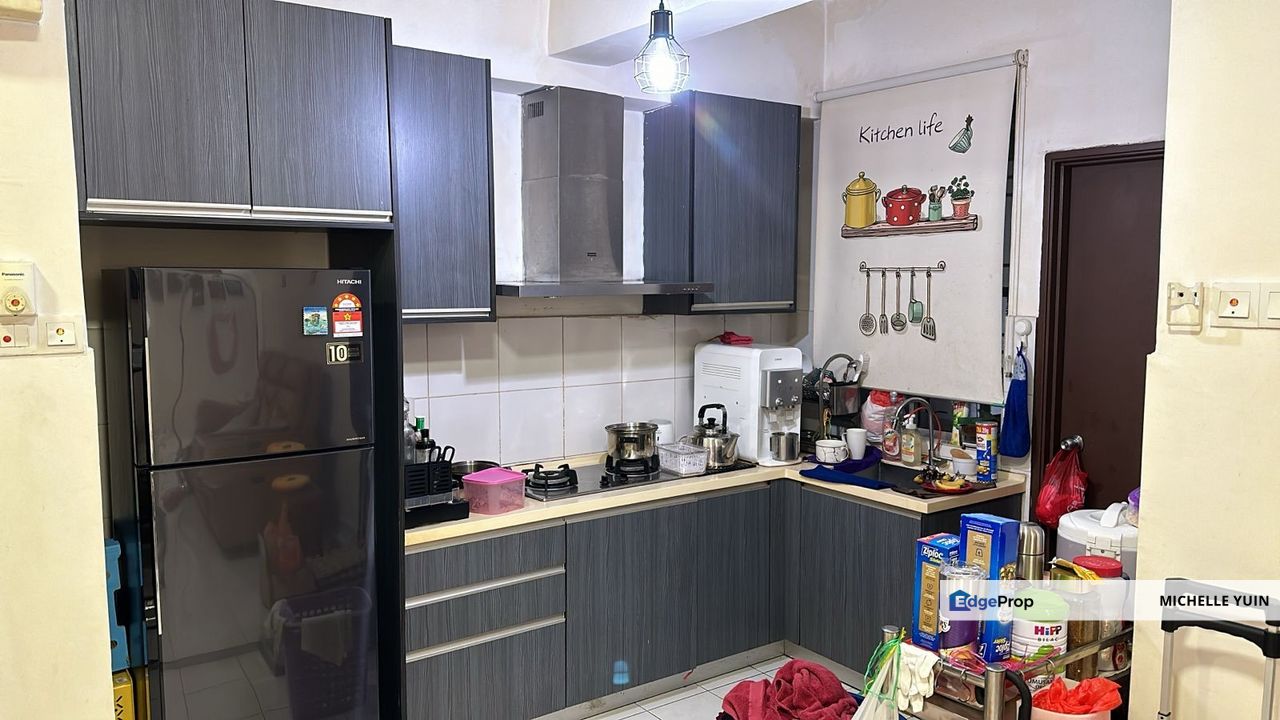 Radius Residence Selayang Heights middle floor 3rooms 2baths Batu Caves 1carpark Amansiara Prima Selayang Baru non bumi Mutiara Templer, Selangor, Selayang