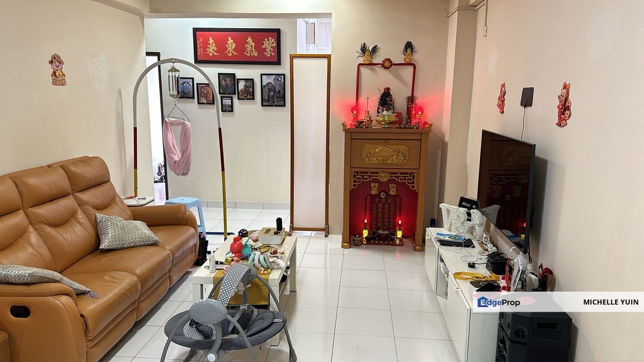 Radius Residence Selayang Heights middle floor 3rooms 2baths Batu Caves 1carpark Amansiara Prima Selayang Baru non bumi Mutiara Templer, Selangor, Selayang