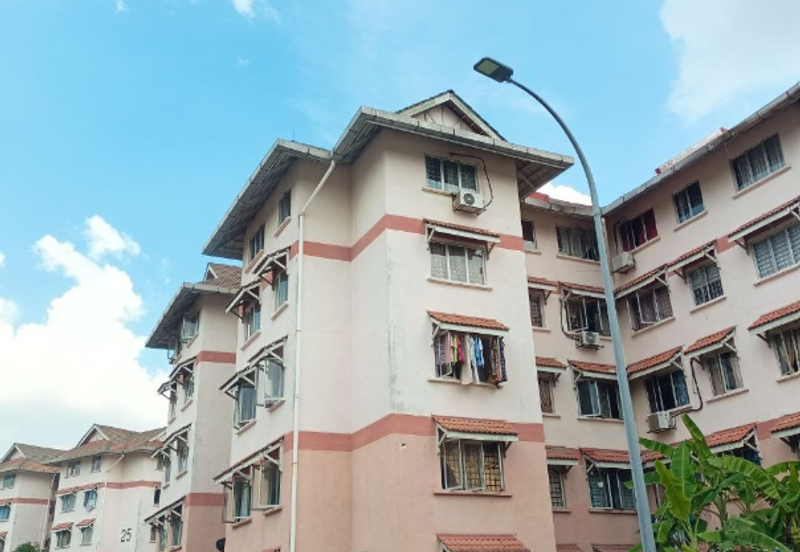 Pangsapuri Kiambang, Bukit Subang