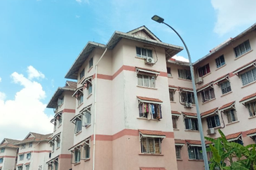 Pangsapuri Kiambang, Bukit Subang