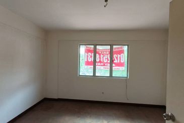 Pangsapuri Kiambang, Bukit Subang