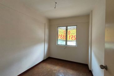 Pangsapuri Kiambang, Bukit Subang