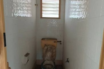 Pangsapuri Kiambang, Bukit Subang