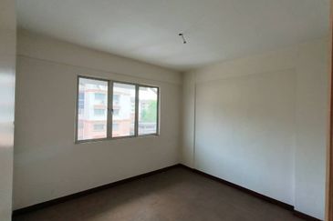 Pangsapuri Kiambang, Bukit Subang