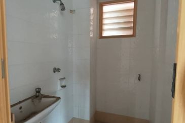 Pangsapuri Kiambang, Bukit Subang