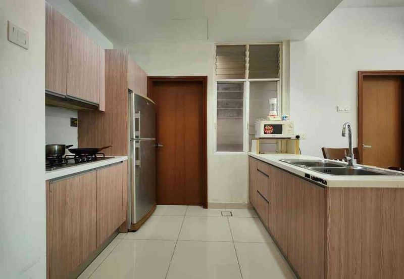 Royal Regent Sri Putramas III