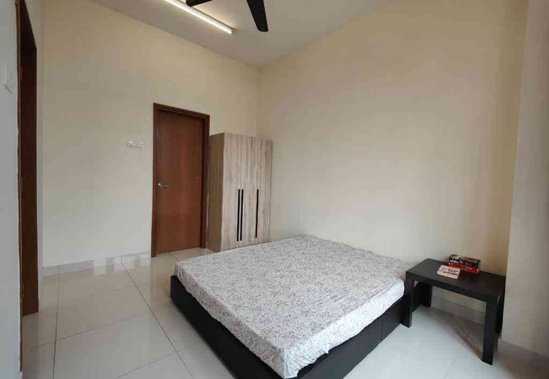 Royal Regent Sri Putramas III