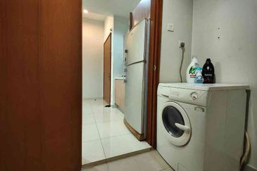 Royal Regent Sri Putramas III