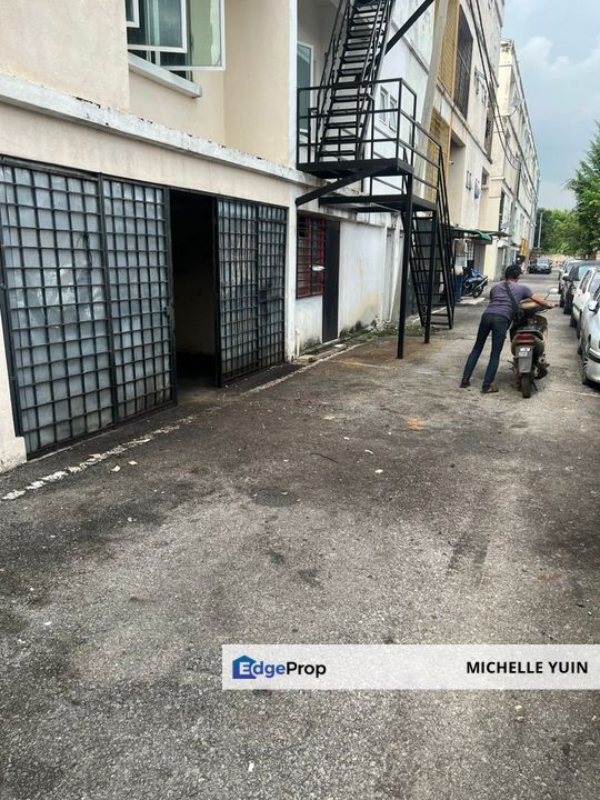 1st floor office Jalan Impian Mahkota Kpg Sungai Kantan Kajang basic unit Tmn Desa ready now Ros Saujana Jernih staircase only, Selangor, Kajang