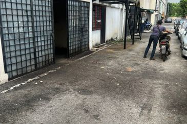 Jalan Impian Mahkota, Kampung Sungai Kantan