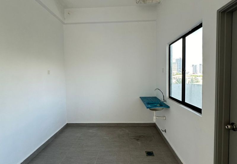 Park 51 Commerce Square