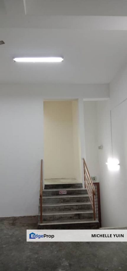 1st floor office Jalan Impian Mahkota Kpg Sungai Kantan Kajang basic unit Tmn Desa ready now Ros Saujana Jernih staircase only, Selangor, Kajang