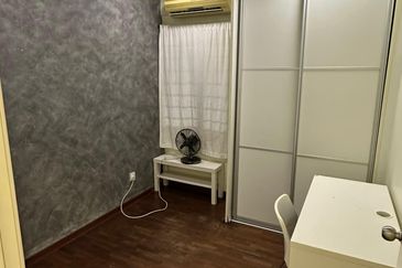 Anjung Hijau (Greenfield Apartment)