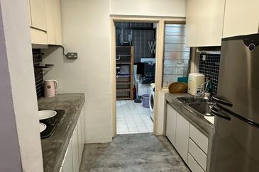 Anjung Hijau (Greenfield Apartment)