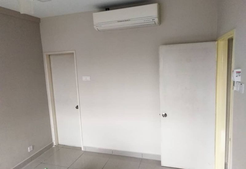 First Residence (Residensi Unggul)