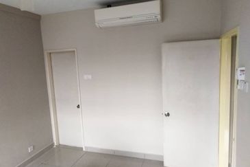 First Residence (Residensi Unggul)