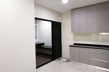 First Residence (Residensi Unggul)