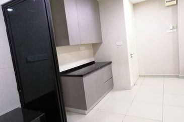 First Residence (Residensi Unggul)