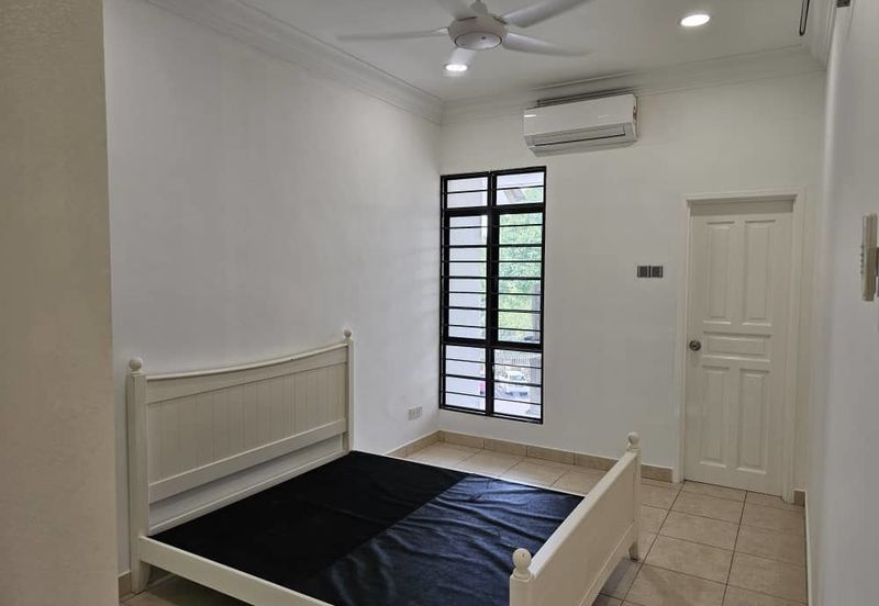 Suria Utama Townhouse