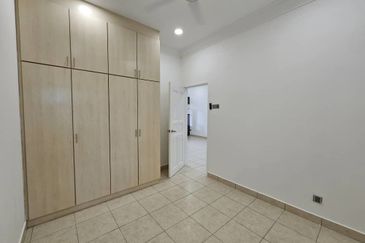 Suria Utama Townhouse