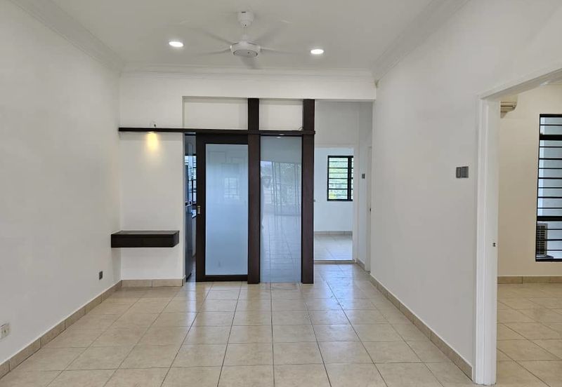 Suria Utama Townhouse