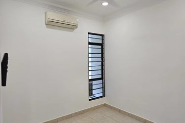 Suria Utama Townhouse