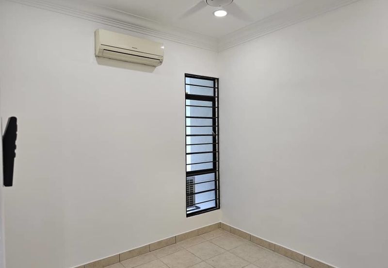 Suria Utama Townhouse