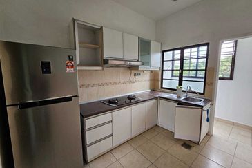 Suria Utama Townhouse