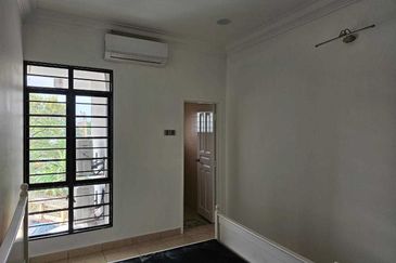 Suria Utama Townhouse