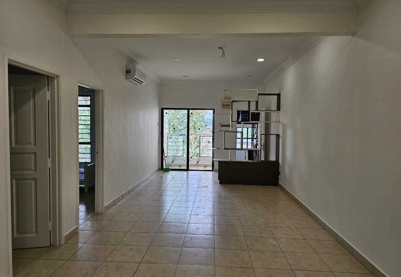 Suria Utama Townhouse